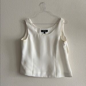 Kasper Cream Fitted Tank Top Blouse